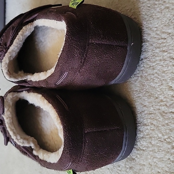 NWOT Memory Foam Sherpa Slippers - Picture 4 of 4